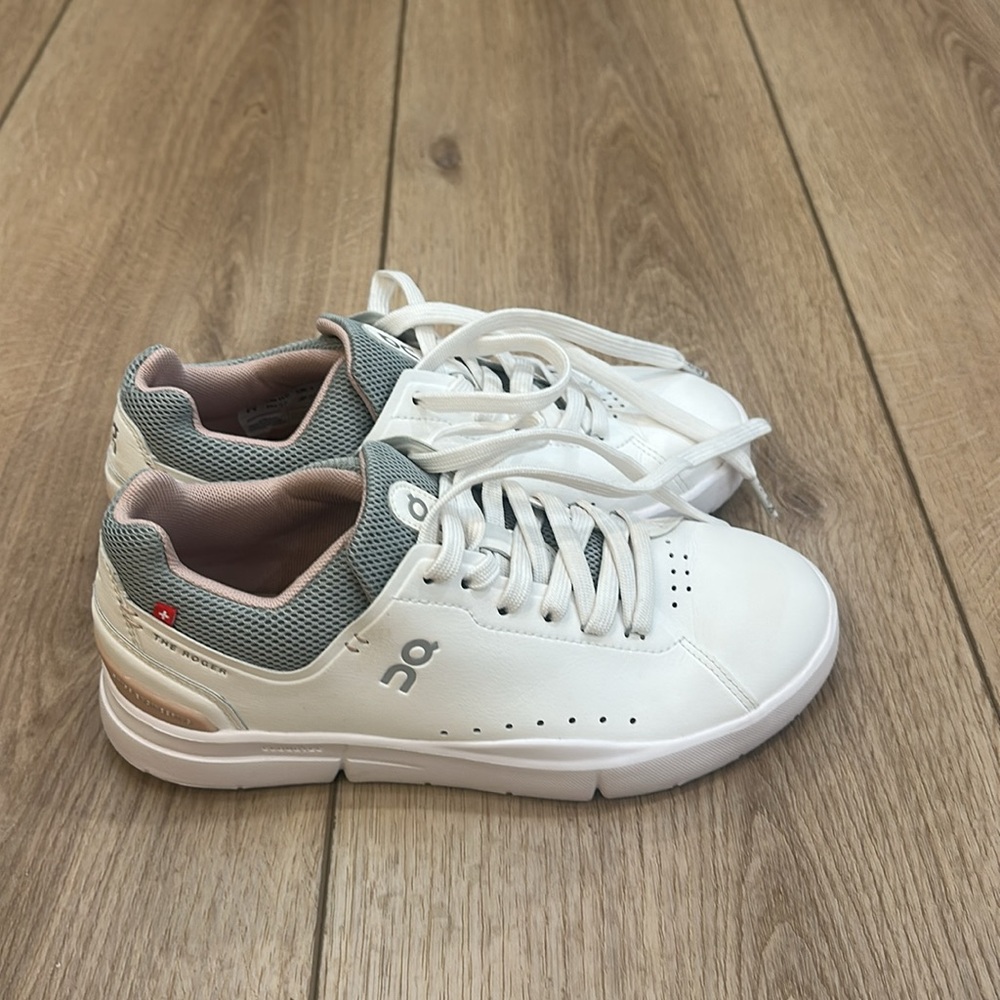 On Running Roger Advantage perfect condition size 6